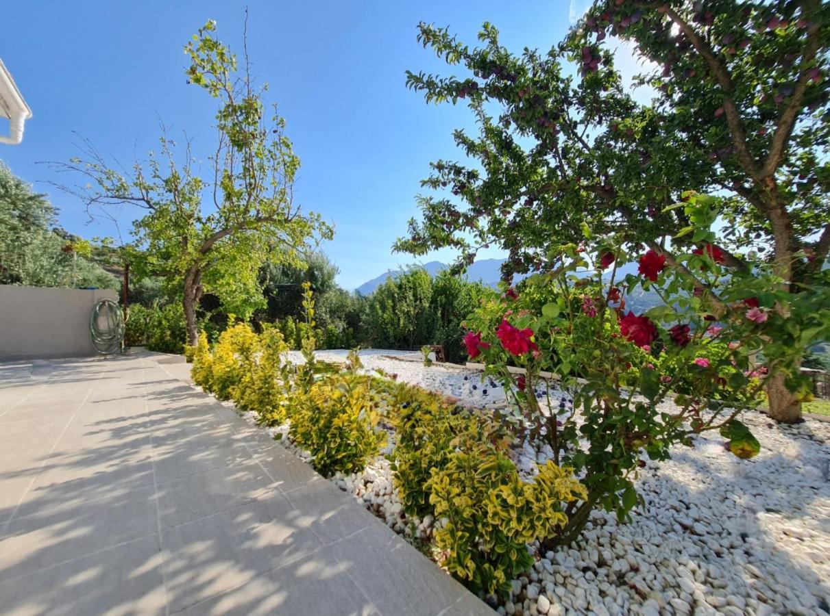 Ornament: Infinite Nature Villa Dhafnes Exterior foto
