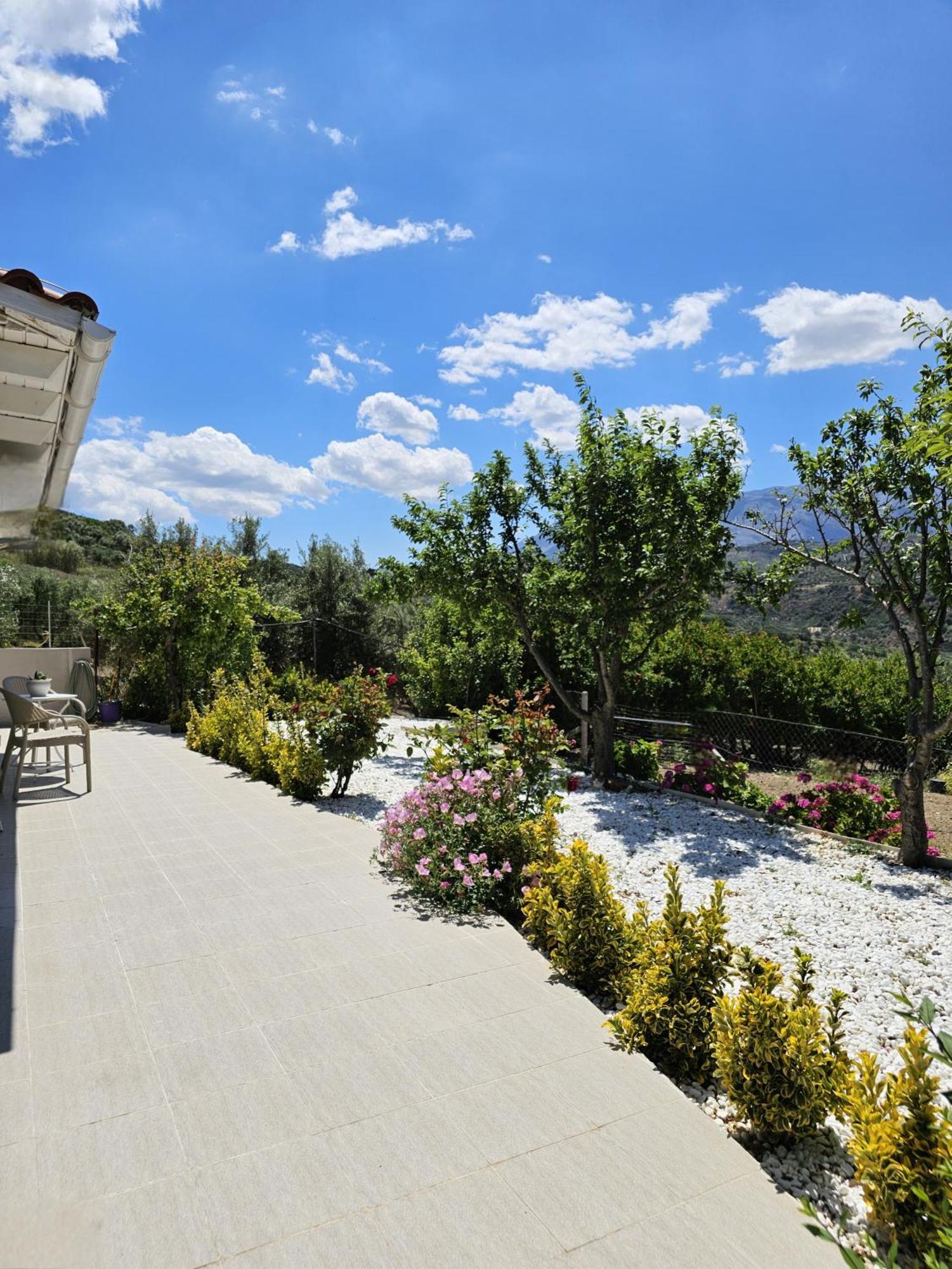 Ornament: Infinite Nature Villa Dhafnes Exterior foto